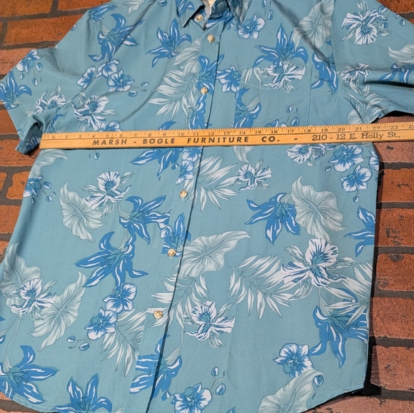 Seapointe Men's L Aloha Floral Hawaiian Shirt Lightweight Performance - Picture 8 of 9